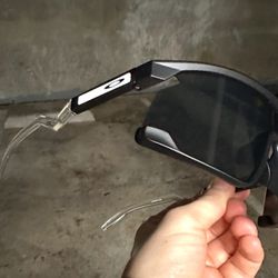 🐣New Oakleys  Box, Pouch Cloth All Included🐇