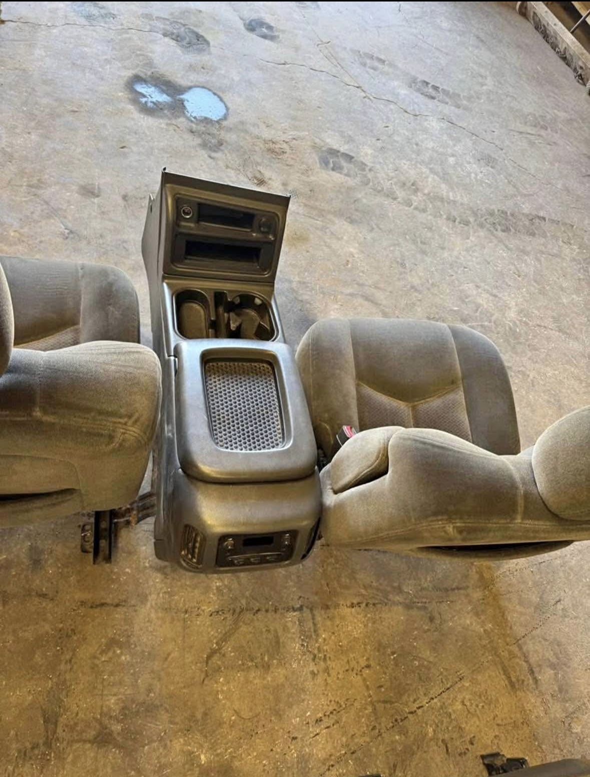 03-07 chevy silverado gmc sierra seats with console