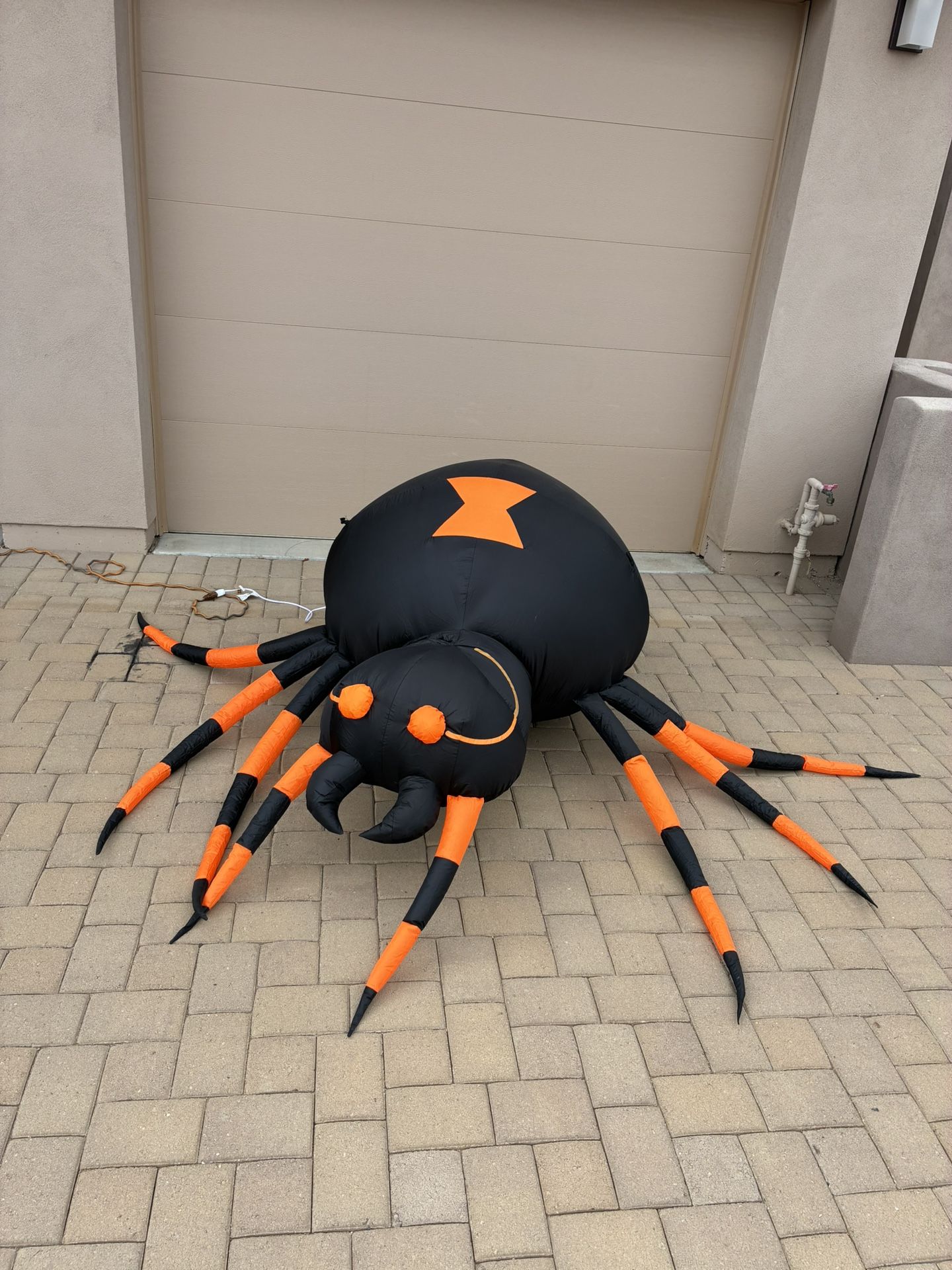Halloween 10’ Animated Inflating Black Widow