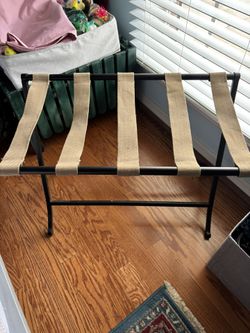 2 LUGGAGE HOLDER Galleria Area 