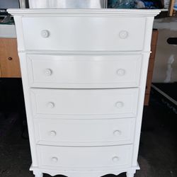 Dresser White
