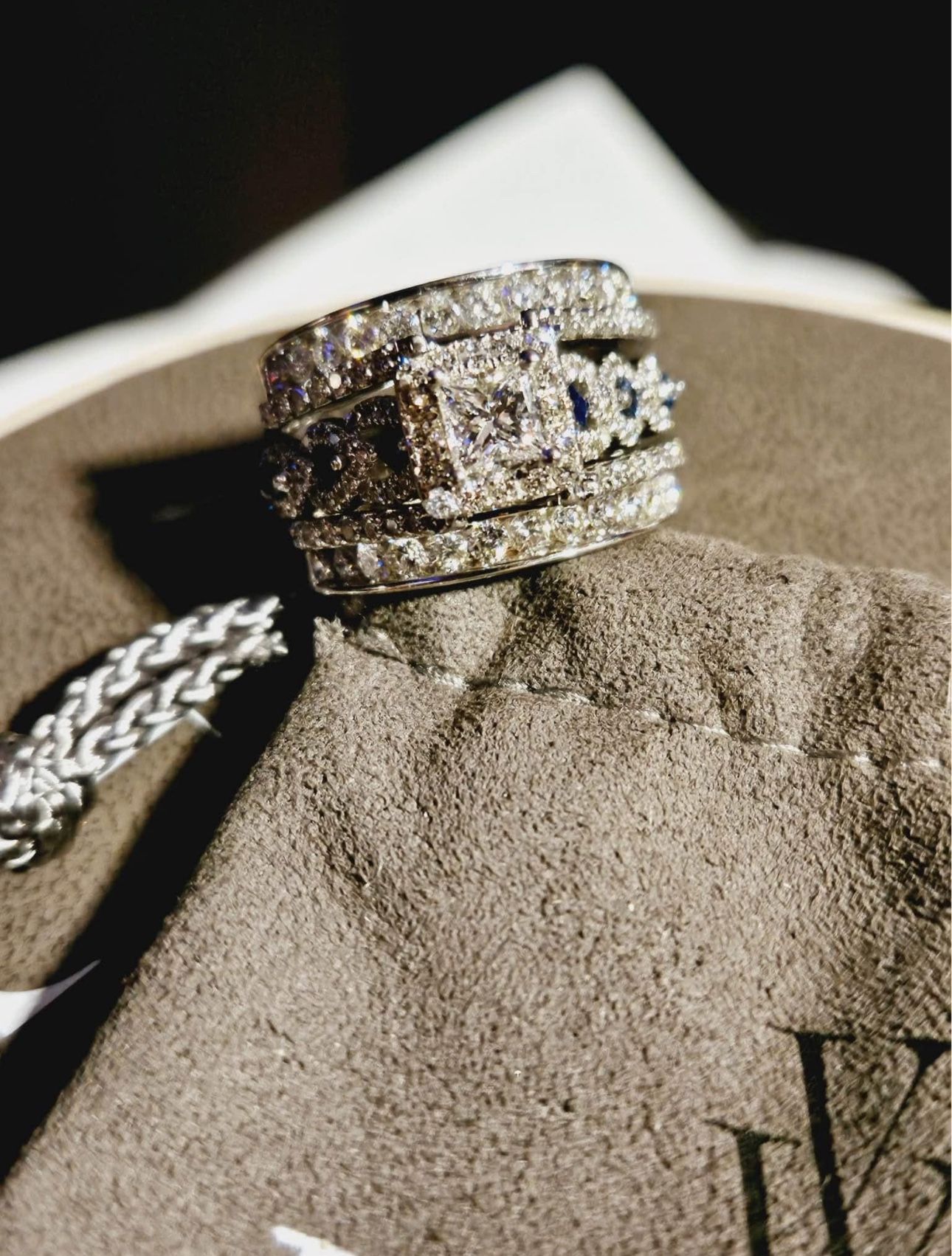 Total 2carats!!! Gorgeous Vera Wang Love Collection Ring