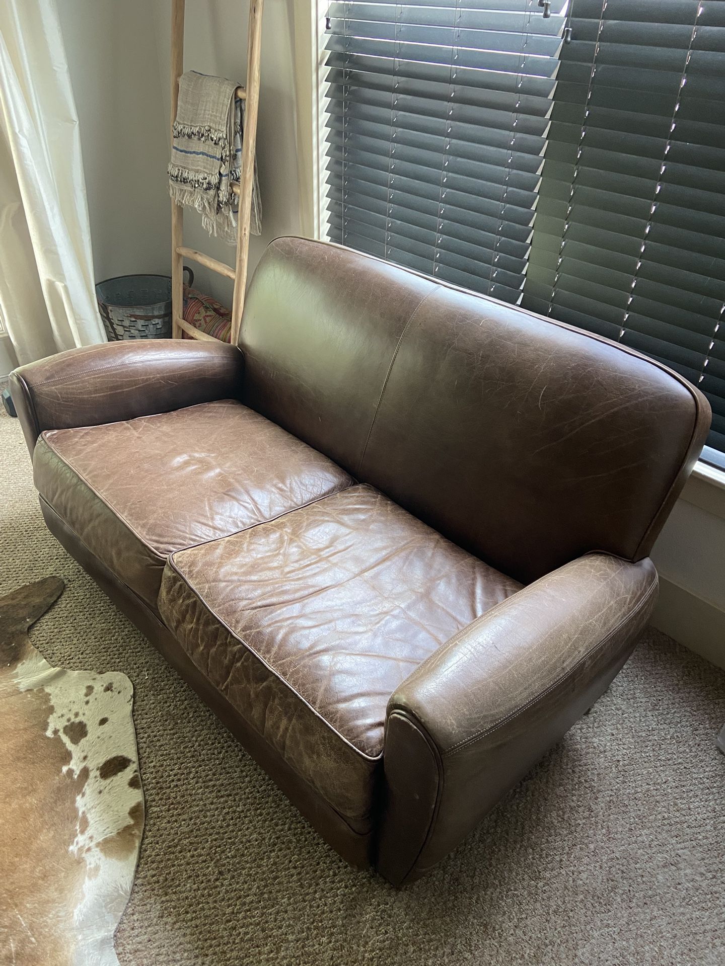 Leather sofa / Love Seat