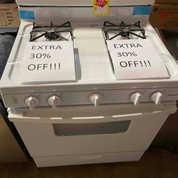 hotpoint rgbs330drww 30-in 4 burners 4.8-cu ft freestanding range stove