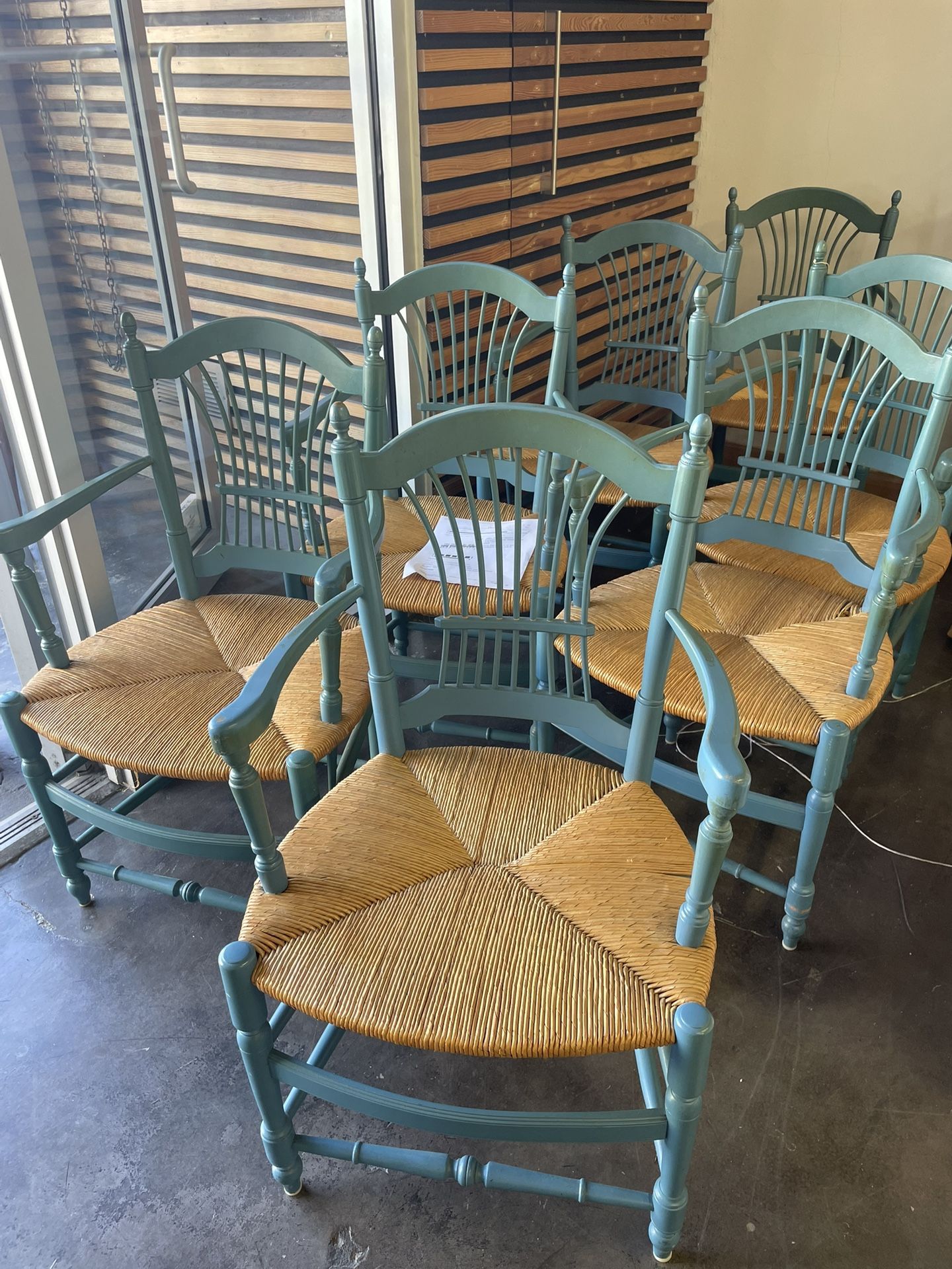 Excellent Condition Set of 8 French Provincial Rush Seat Wheat Sheaf Style Arm Dining Chairs 