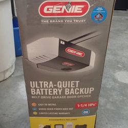 1 ¼ HPc Genie Ultra-Quiet with Battery Backup Belt Drive Garage Door Opener