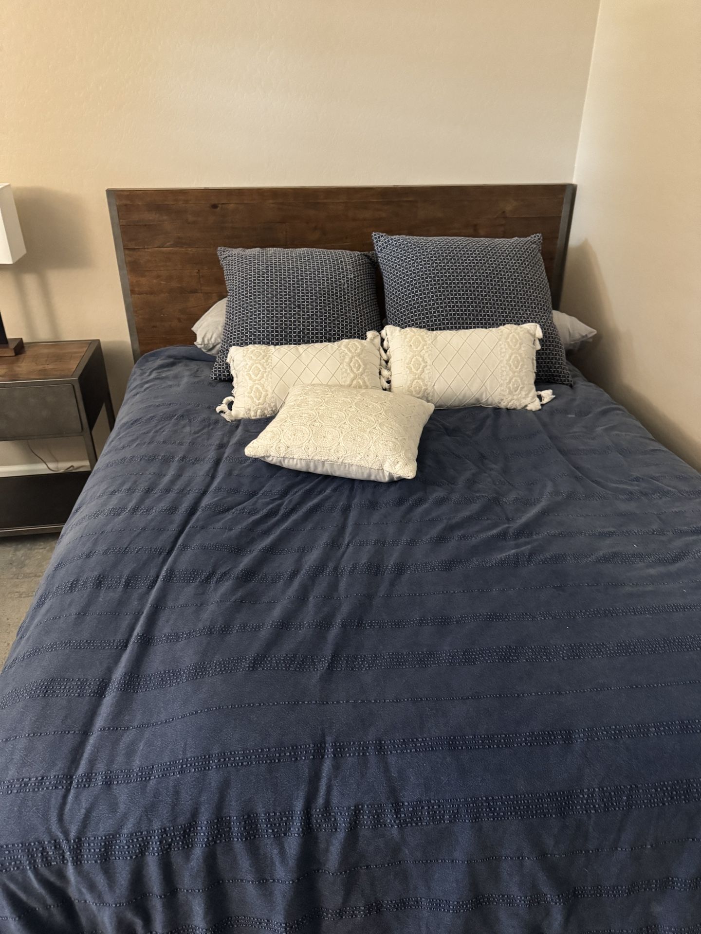 Pottery Barn Queen Bed Set