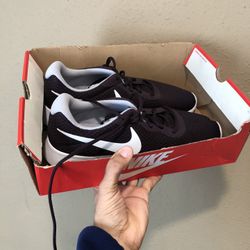 Nike shoes brand new