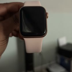 Apple Watch Series 5 Pink