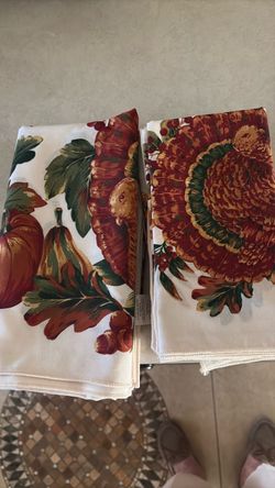 Tablecloth with 6 napkins for Thanks giving