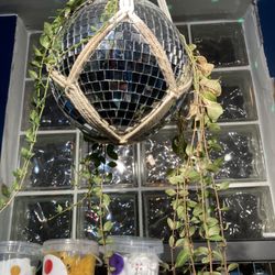 Discoplamp with Macrame Hanger