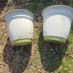 The prices firm.. two rubberized large planters
