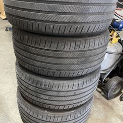 Goodyear Primacy Tour 255/40/R21 