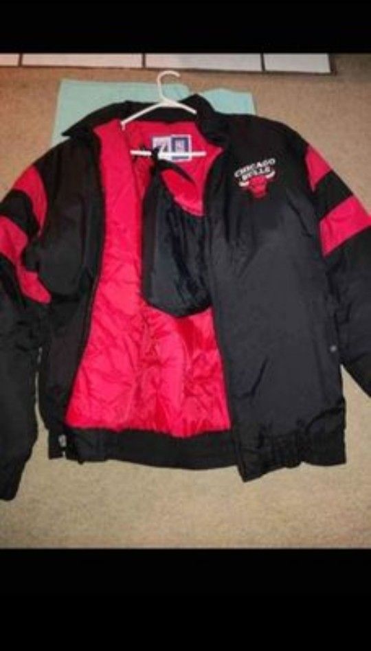 Men's jacket Logo 7 90's  Chicago bulls basketball jacket in excellent condition super rare