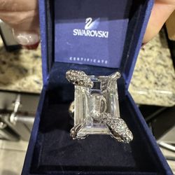 Swarovski Ring GORGEOUS!! Bling Bling
