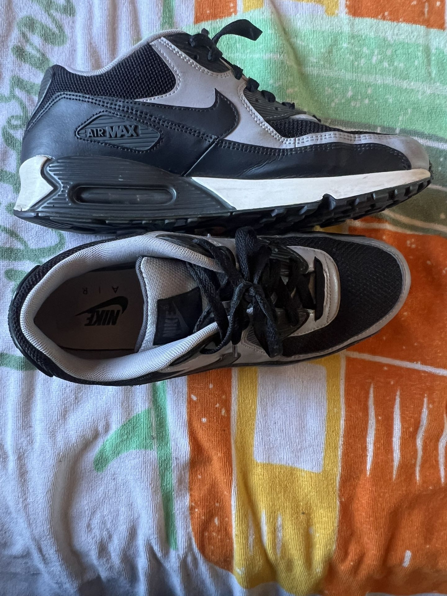 Nike air max (size 10.5)