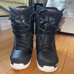 ThirtyTwo Women’s Lashed Snowboard Boots (size 6)