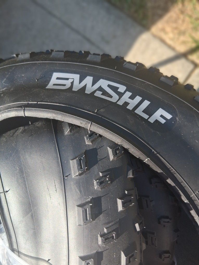 BESHLF 20X4.0 FAT BIKE TIRES NEW