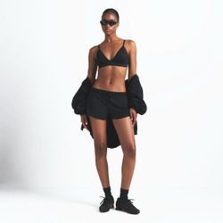 New Nike Skims woven nylon 2.5 runner shorts size M