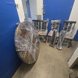 Mesa De Comedor Semi Nueva De Madera