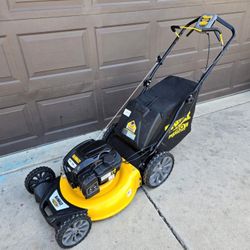 DEWALT 21 in. 163cc Briggs and Stratton 725Exi Engine Self Propelled Lawn Mower