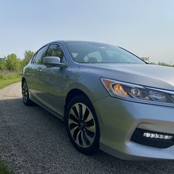 One Owner 2017 Honda Accord Hybrid for sale by owner