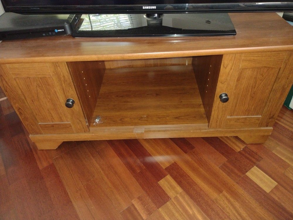 Wood TV Stand With Shelf And Storage