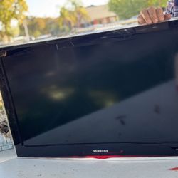 Selling My Two Tv’s As Is For $50