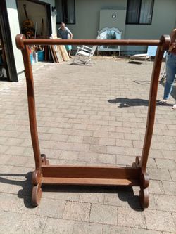 Wooden Blanket Quilt Rack Stand