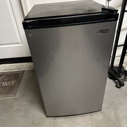 Small Refrigerator With Freezer 