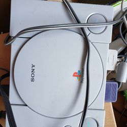 SONY STATION $60.. USED. WORKS GOOD