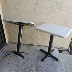 Mesitas con patas de metal