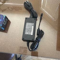Adapter A/C Laptop 