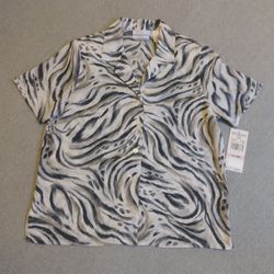 BRAND NEW WITH TAG DESIGNER ALFRED DUNNER LADIES ANIMAL PRINT BUTTON FRONT SHORT SLEEVE THIN BLOUSE/TOP SIZE 6 PETITE