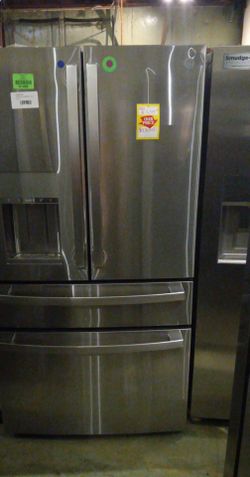GE PVD28BYNFS Profile Smart 27.9-cu ft 4-Door French Door Refrigerator XPFD5