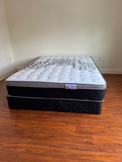 Queen Size Mattress Pillow Top 12"  New Mattress In A Plastic Sealed    we offer same day