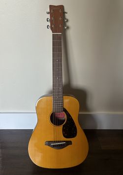 Yamaha FG-Junior 3/4 Acoustic Guitar