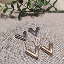 Earrings Brincos Oorbellen Simple Metal Wind Letter V Shape, Gold and Silver Color