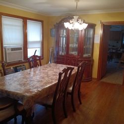 Dining Room Set,Stunning Cherry Wood!!