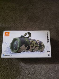 JBL Charge 6 Bluetooth Speaker Camo