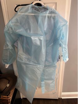 Disposable gown