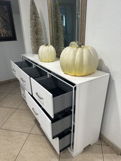 Shear Drawer