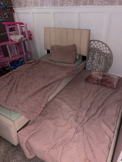 Trundle bed