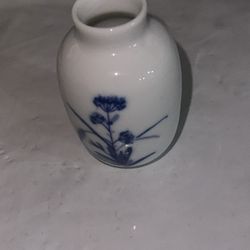 Vintage Chinese Blue and White Porcelain Miniature Vase 3 inches high