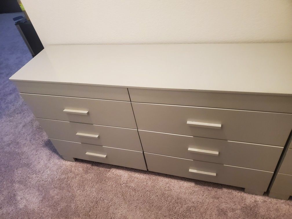 Dresser (Great Condition)