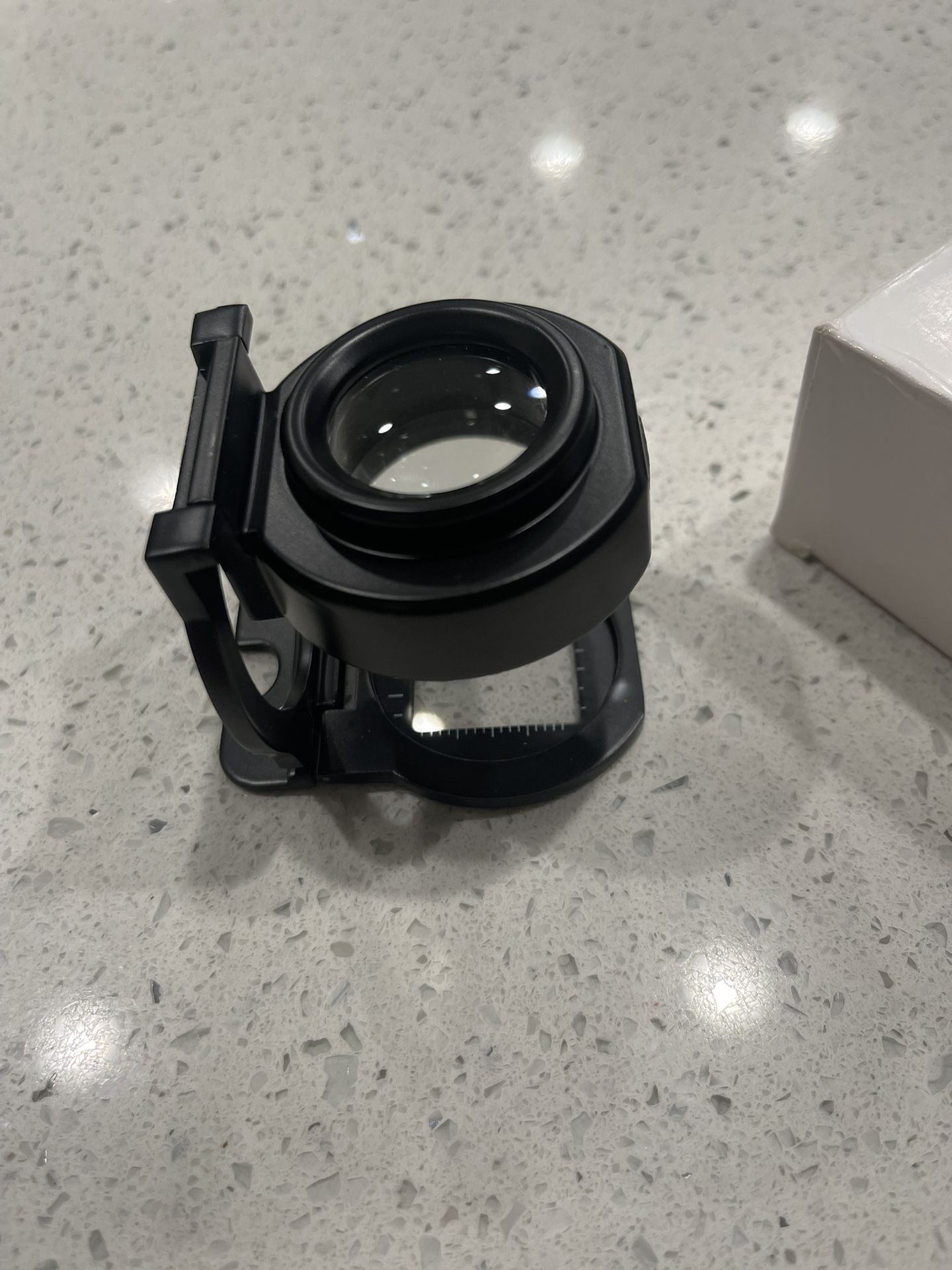 40 X Loupe Magnifier With Light