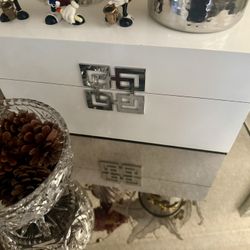 Galt international white storage Minx box