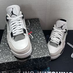 Jordan 4’s - Military 