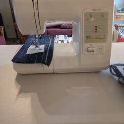 Sewing Machine Kenmore 385 Like New