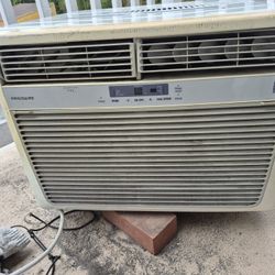 Frigidaire Window Air  Conditioner With Remote